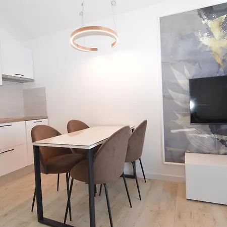 Ferienwohnung Fuer 2 Personen Ca 25 M In Starigrad-paklenica, Gespanschaft Zadar *